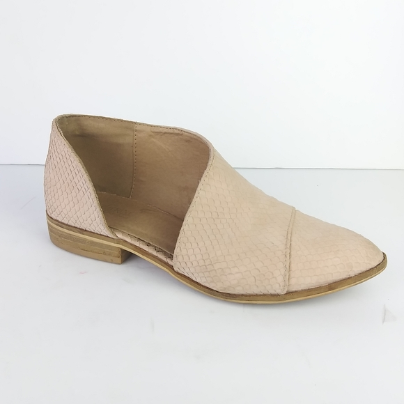 Catherine Malandrino Shoes - Catherine Malandrino pink Booties sz 7 1/2